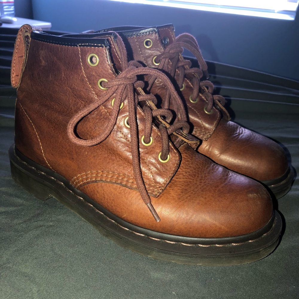 Dr. Martens brown boots - size 8US L